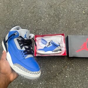 Air Jordan 3 “ Retro Varsity Royal” Size 10.5